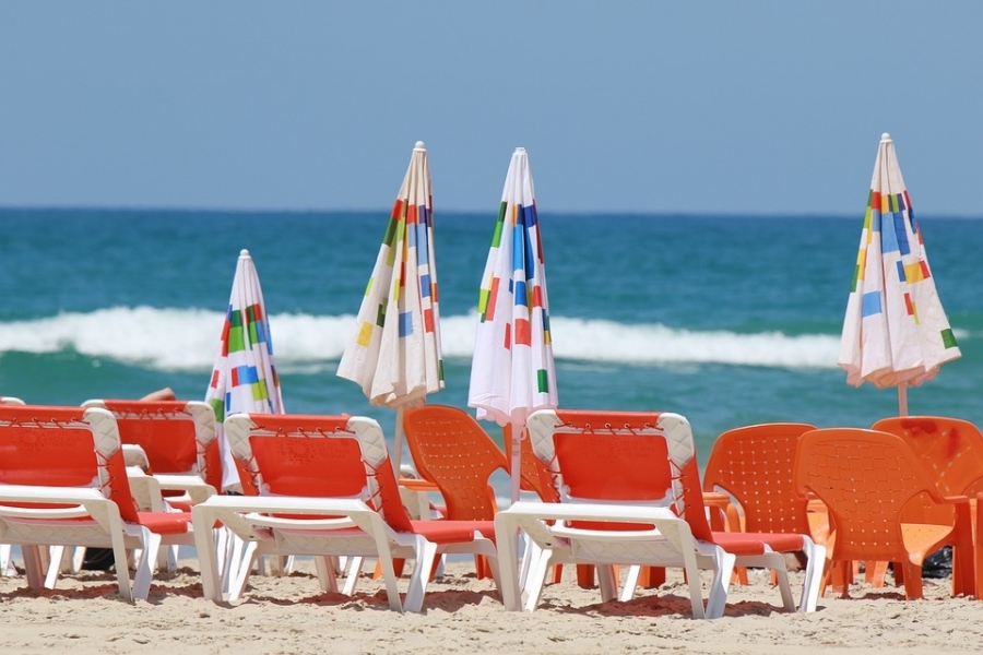 БХРА: Нужни са гаранции за евтини чадъри по плажовете